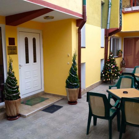 Hotel Triumph Нова-Загора Экстерьер фото