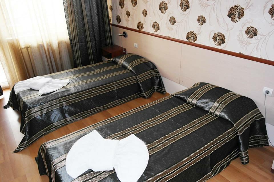 Hotel Triumph Нова-Загора Экстерьер фото