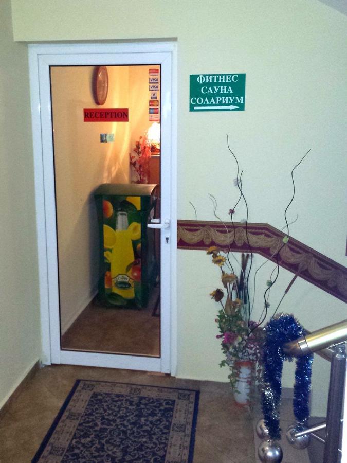 Hotel Triumph Нова-Загора Экстерьер фото