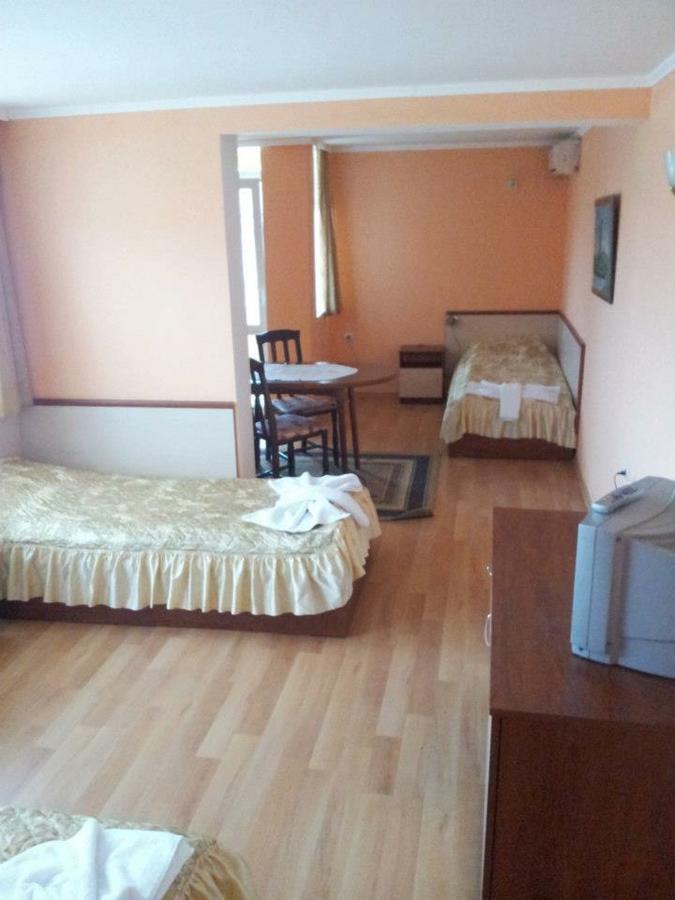 Hotel Triumph Нова-Загора Экстерьер фото