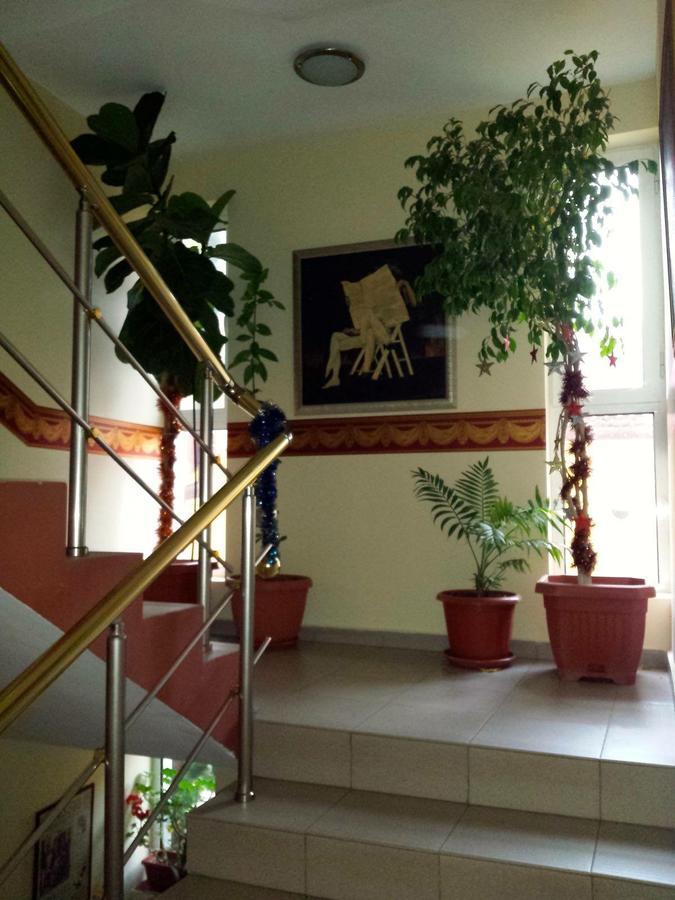 Hotel Triumph Нова-Загора Экстерьер фото