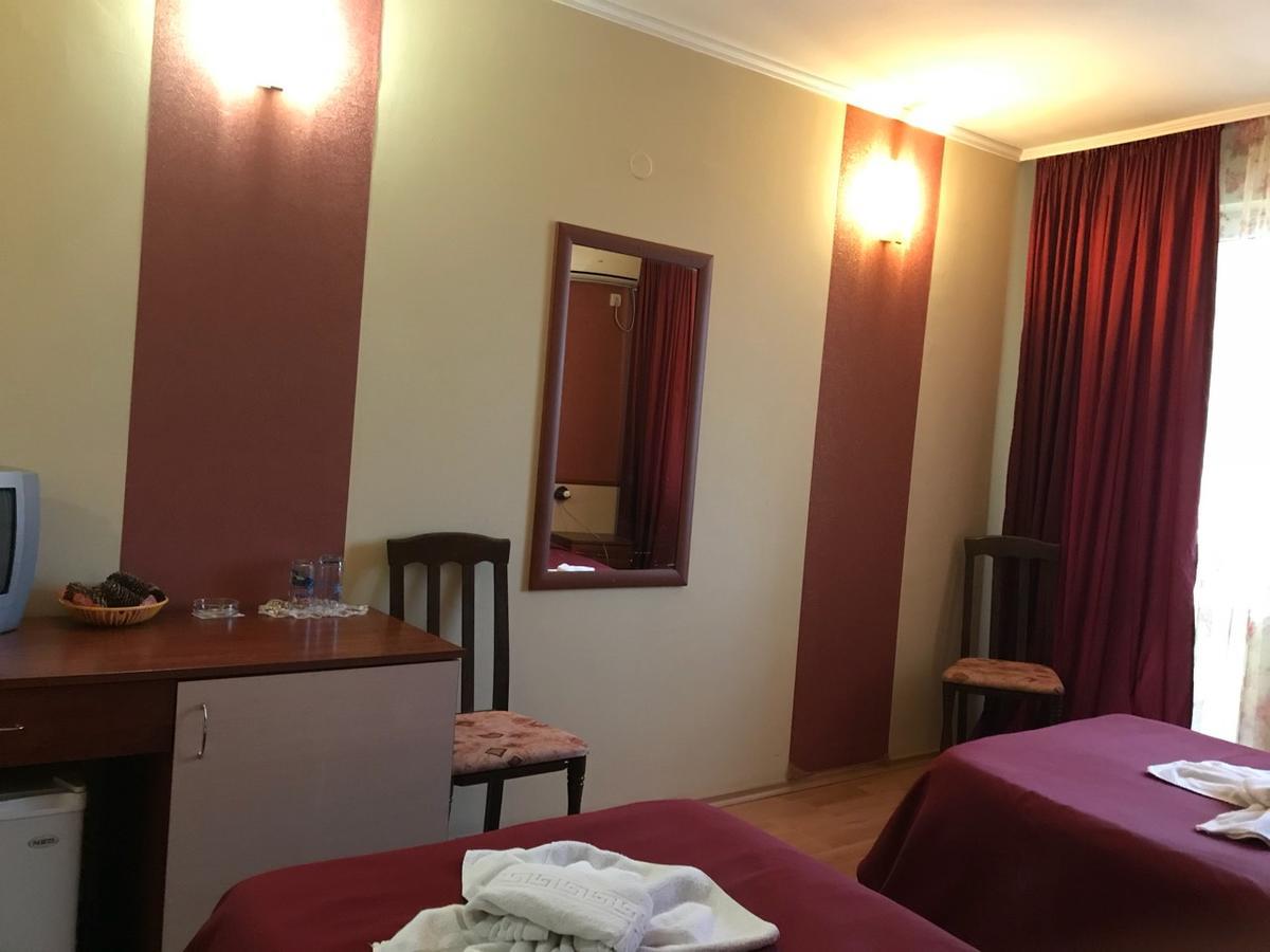 Hotel Triumph Нова-Загора Экстерьер фото