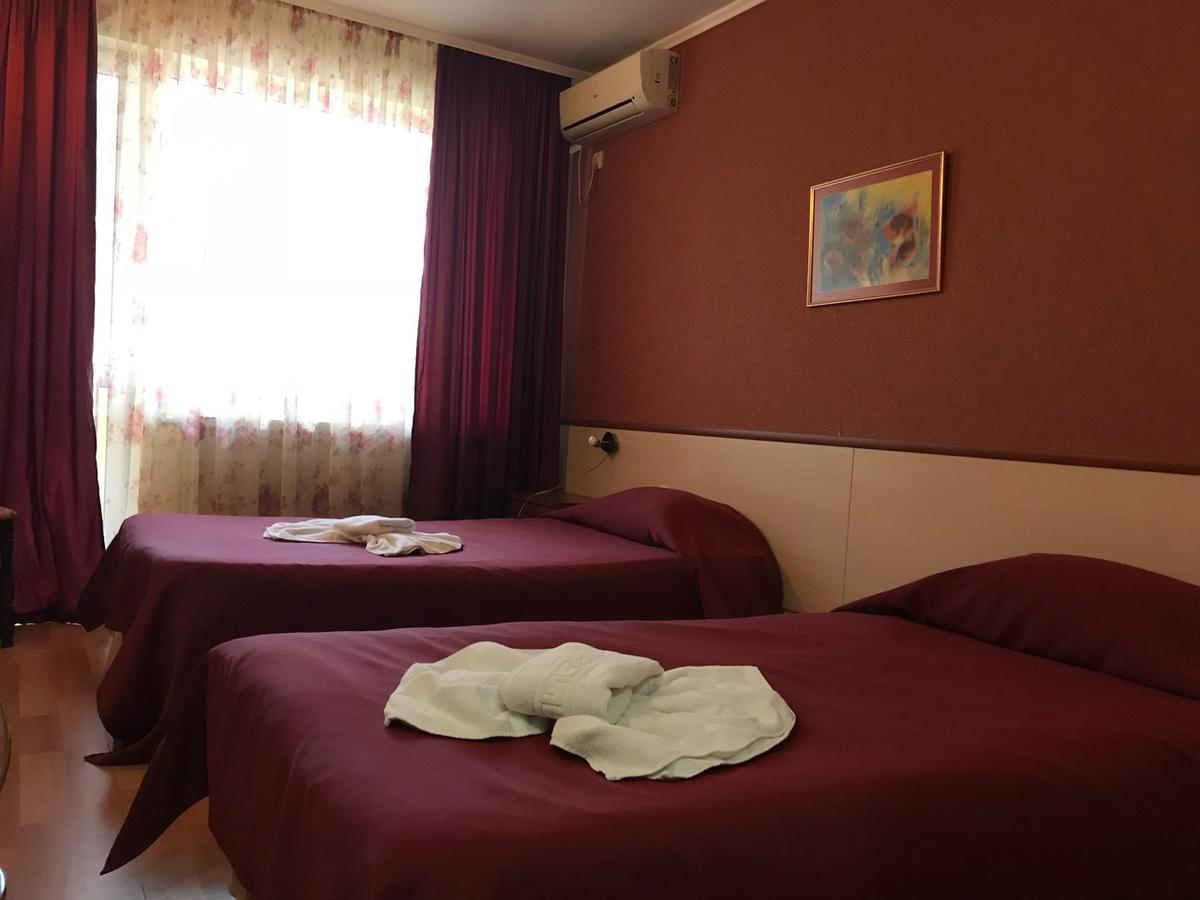 Hotel Triumph Нова-Загора Экстерьер фото
